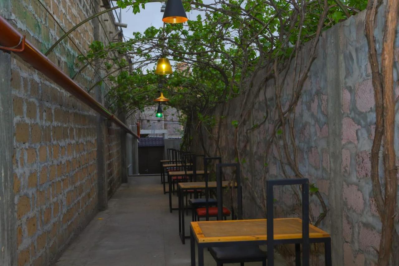 Puzzle Space Hostel Erevan Exterior foto