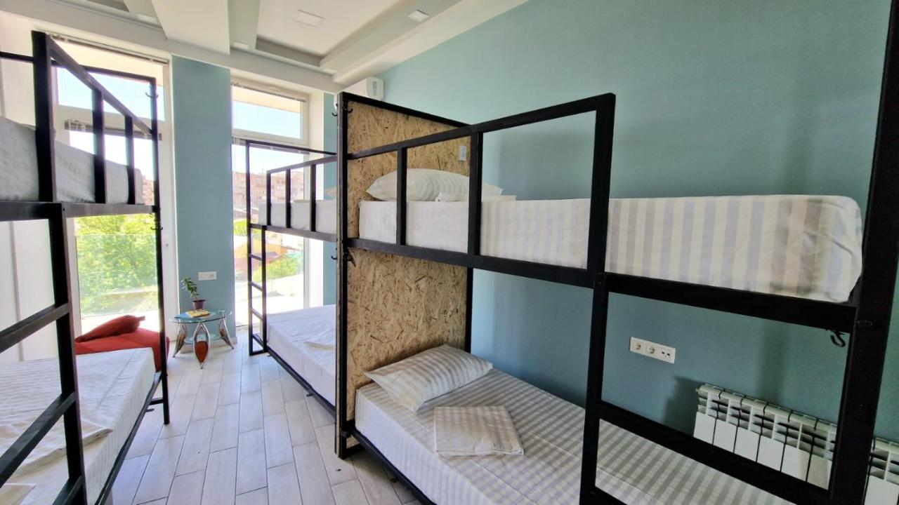 Puzzle Space Hostel Erevan Exterior foto