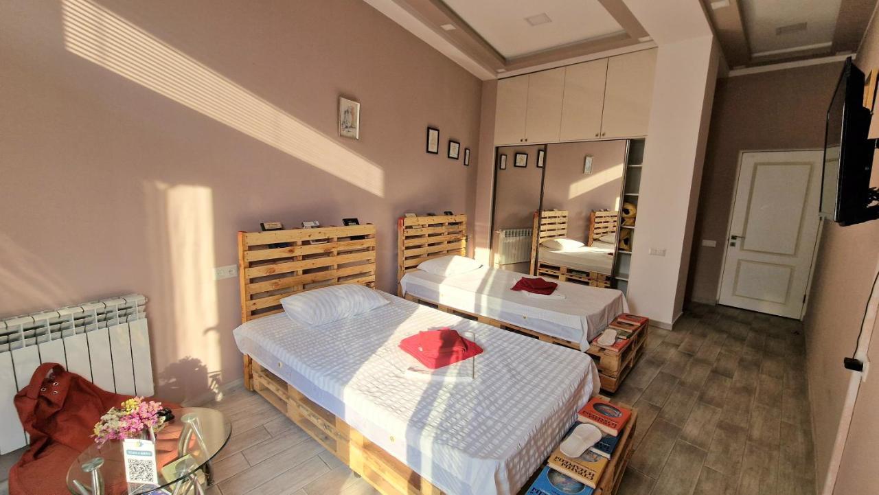 Puzzle Space Hostel Erevan Exterior foto
