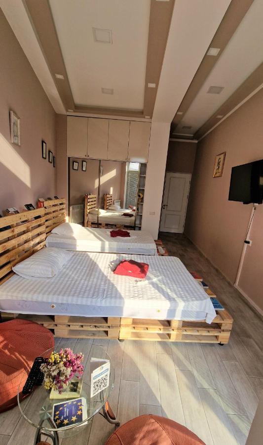 Puzzle Space Hostel Erevan Exterior foto